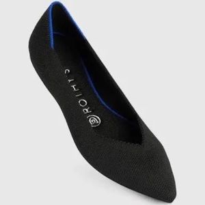 Rothy’s Point in Black. Size 9